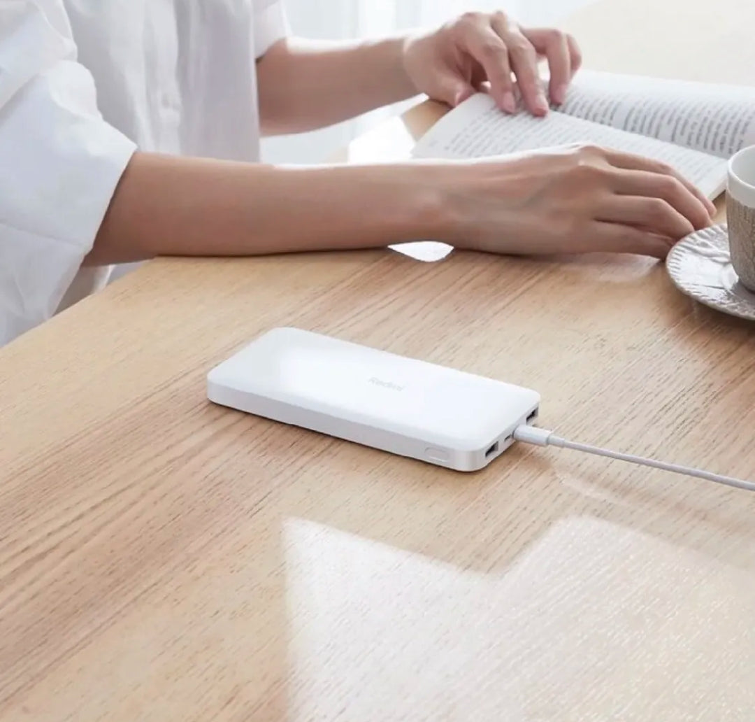 Close shot showing Mi Redmi Power Bank’s matte anti-slip finish and durable construction for long-term use